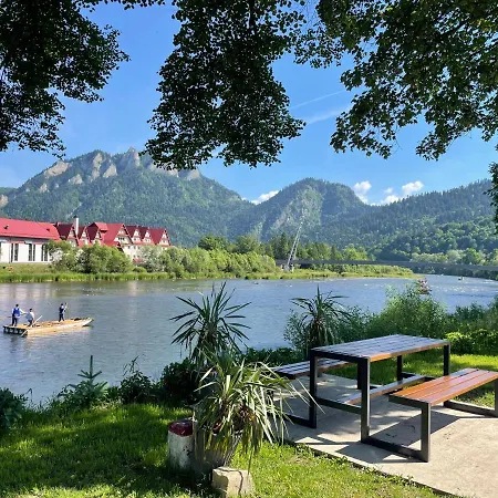 Pod Troma Korunami *