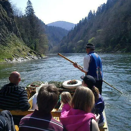 Pod Troma Korunami *