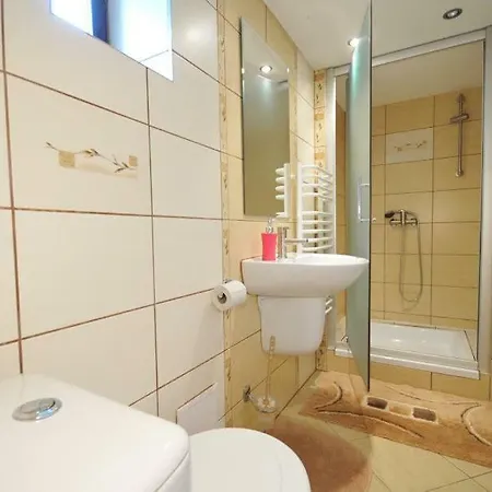 ホームステイ Pod Troma Korunami