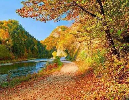 Pod Troma Korunami *