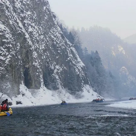 Pod Troma Korunami ホームステイ